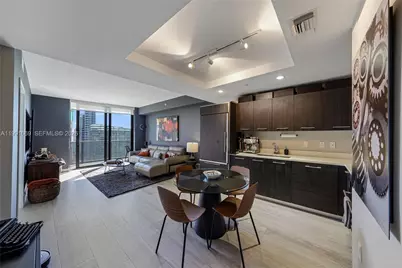 45 SW 9th St #3405, Miami, FL 33130 - Photo 2