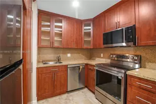 7915 SW 86th St, Miami, FL 33143 - Photo 8