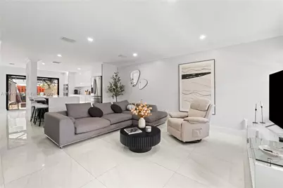 10908 NW 7th St #403, Miami, FL 33172 - Photo 4