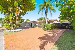 9955 SW 74th St, Miami, FL 33173 - Photo 2