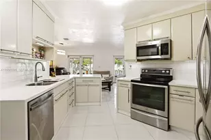 9955 SW 74th St, Miami, FL 33173 - Photo 8