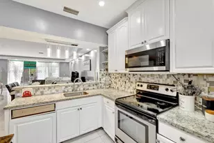 12662 NW 14th St, Sunrise, FL 33323 - Photo 14