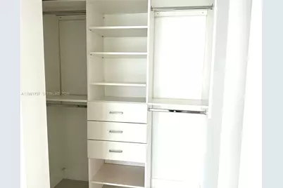 92 SW 3rd St #2905, Miami, FL 33130 - Photo 12