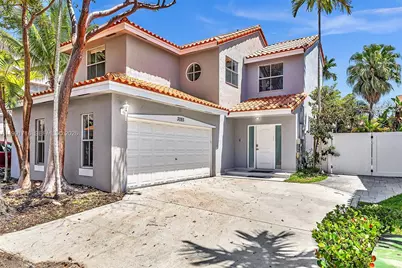 3085 N 36th Ave, Hollywood, FL 33021 - Photo 2