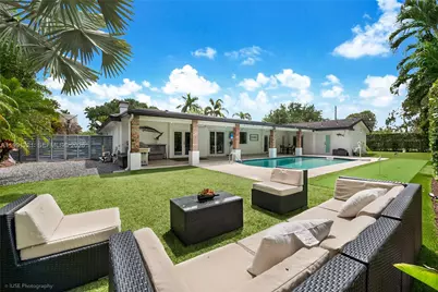 10330 SW 71st Ave, Pinecrest, FL 33156 - Photo 8