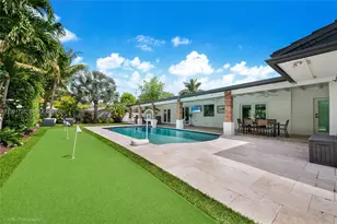 10330 SW 71st Ave, Pinecrest, FL 33156 - Photo 4