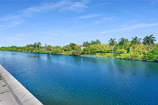 3675 N Country Club Dr, Aventura, FL 33180 - Photo 36