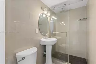 3675 N Country Club Dr, Aventura, FL 33180 - Photo 10