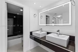 3675 N Country Club Dr, Aventura, FL 33180 - Photo 30