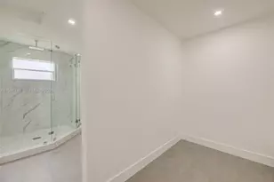 7811 NW 10th St, Pembroke Pines, FL 33024 - Photo 22