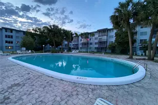 443 NE 195th St, Miami, FL 33179 - Photo 6