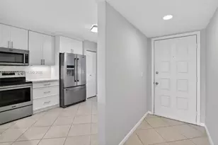 901 SW 128th Terrace, Pembroke Pines, FL 33027 - Photo 4