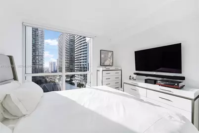 1080 Brickell Ave #1603, Miami, FL 33131 - Photo 6