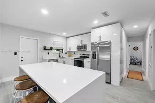 510 E Acre Dr, Plantation, FL 33317 - Photo 4