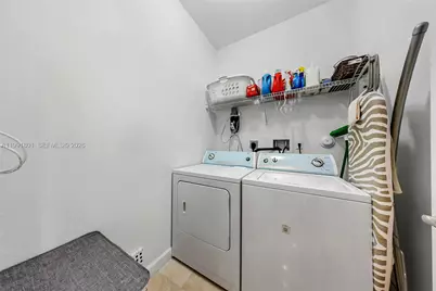 10711 NW 75th Ln, Doral, FL 33178 - Photo 16