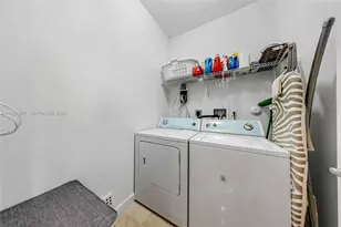 10711 NW 75th Ln, Doral, FL 33178 - Photo 16