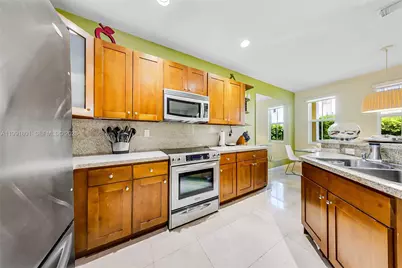 10711 NW 75th Ln, Doral, FL 33178 - Photo 24