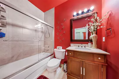 10711 NW 75th Ln, Doral, FL 33178 - Photo 32