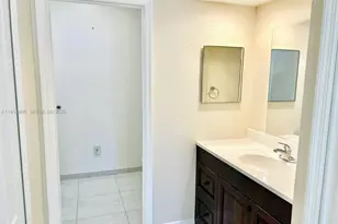 8899 NW 176th Ln, Hialeah, FL 33018 - Photo 14