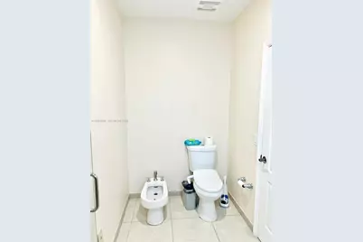 8899 NW 176th Ln, Hialeah, FL 33018 - Photo 16