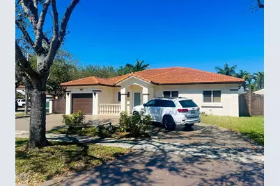 8899 NW 176th Ln, Hialeah, FL 33018 - Photo 2