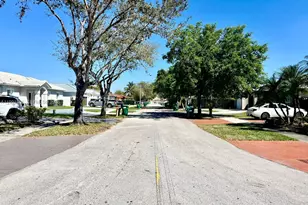 8899 NW 176th Ln, Hialeah, FL 33018 - Photo 26