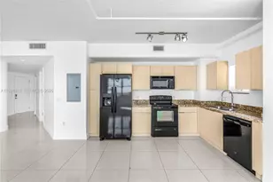 3180 SW 22nd St, Miami, FL 33145 - Photo 22