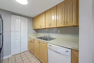 6557 SW 41st Ct, Davie, FL 33314 - Photo 10