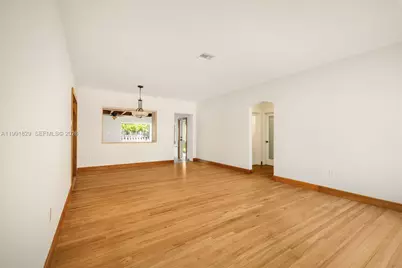 2431 Overbrook St, Miami, FL 33133 - Photo 4