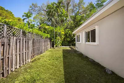 2431 Overbrook St, Miami, FL 33133 - Photo 14
