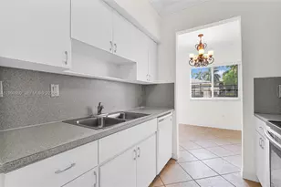 7085 Nova Dr, Davie, FL 33317 - Photo 4