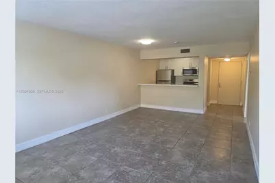 8100 Geneva Ct #432, Doral, FL 33166 - Photo 6