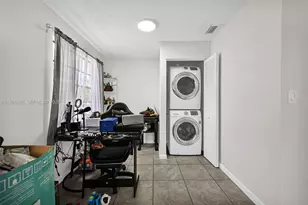 2934 NW 94th St, Miami, FL 33147 - Photo 60