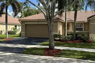 2002 Andromeda Ln, Weston, FL 33327 - Photo 2