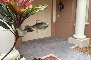 2800 Kinsington Cir, Weston, FL 33332 - Photo 1