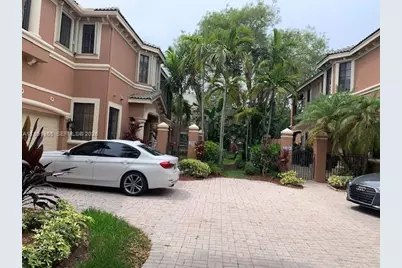 2800 Kinsington Cir, Weston, FL 33332 - Photo 2