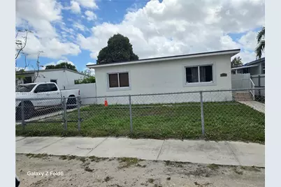 234 E 44th St, Hialeah, FL 33013 - Photo 2