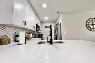 10019 Winding Lake Rd, Sunrise, FL 33351 - Photo 4