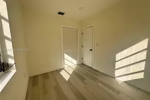 10521 NW 35th Ct, Miami, FL 33147 - Photo 10