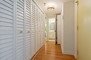 665 NE 195th St, Miami, FL 33179 - Photo 4