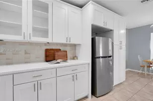 9131 N Lake Miramar Cir, Miramar, FL 33025 - Photo 16