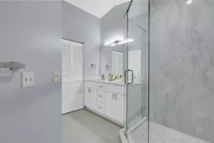 9131 N Lake Miramar Cir, Miramar, FL 33025 - Photo 30