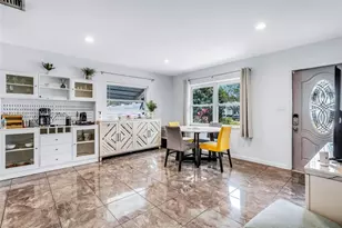7211 NW 76th St, Tamarac, FL 33321 - Photo 2