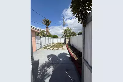 625 E 8th Ln, Hialeah, FL 33010 - Photo 20
