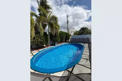 625 E 8th Ln, Hialeah, FL 33010 - Photo 52