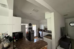 625 E 8th Ln, Hialeah, FL 33010 - Photo 10