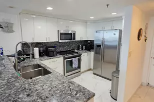 17900 N Bay Rd, Sunny Isles Beach, FL 33160 - Photo 10