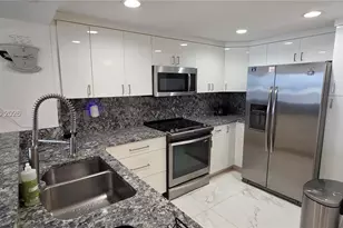 17900 N Bay Rd, Sunny Isles Beach, FL 33160 - Photo 10