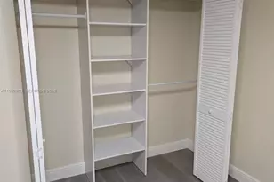 302 Lakeview Dr, Royal Palm Beach, FL 33411 - Photo 20