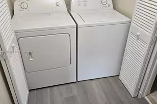 302 Lakeview Dr, Royal Palm Beach, FL 33411 - Photo 28